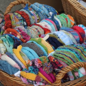 Übergabe der Babymützchen